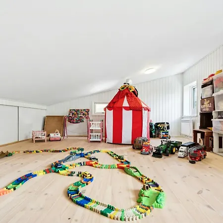 Σπίτι διακοπών By Forest And In Havhusene